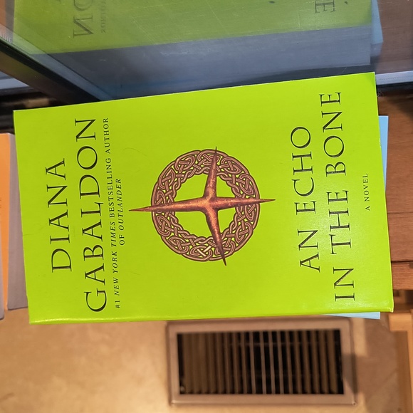 Diana Gabaldon Novel "Series Set of 7" Paperback Books - NWT - Picture 5 of 12